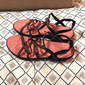 Jambu Terra Marine Designs NWOT size7 Corral and Black just tried on never wore